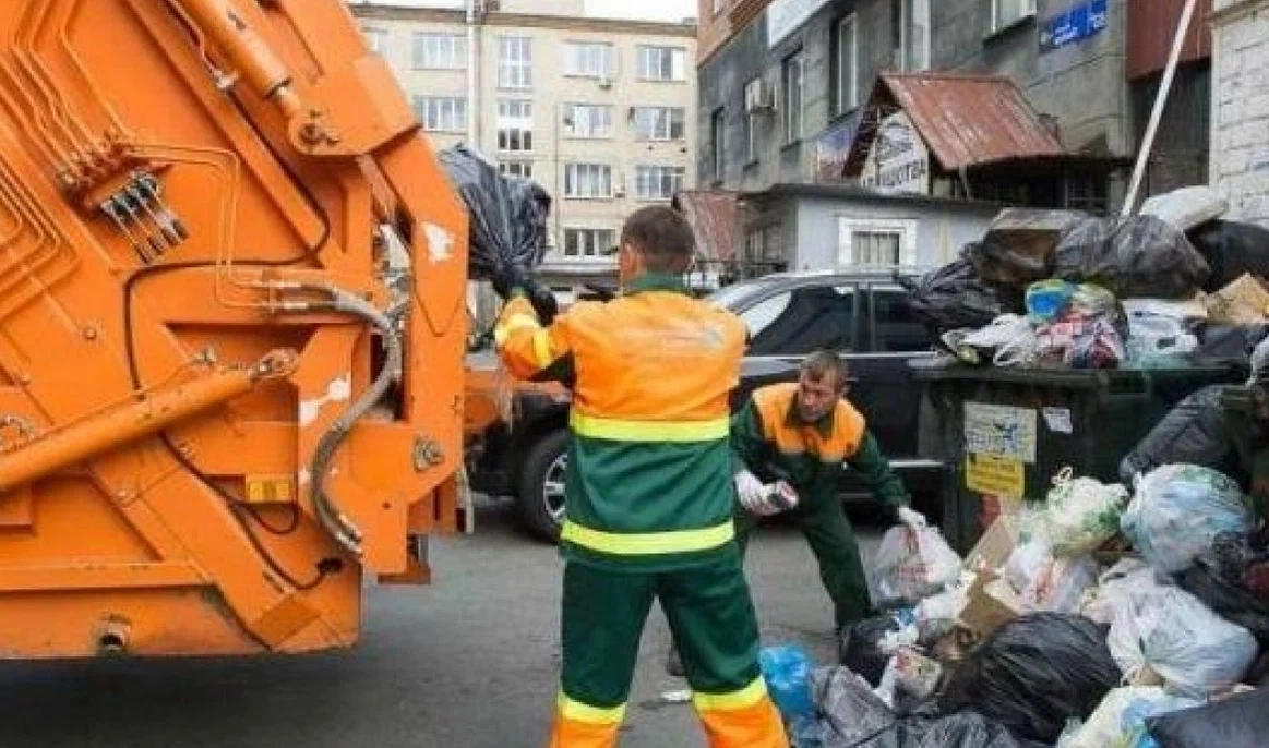 Срочный вывоз мусора в Кемерово от ПроМусор — заказ день в день от 2966 руб., грузчики, цена