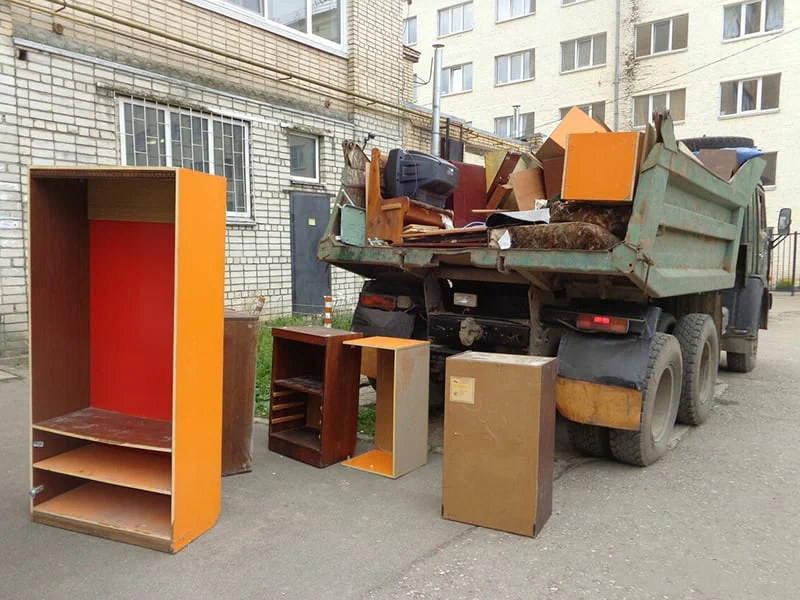 Вывоз шкафа в Кемерово от ПроМусор — недорого, демонтаж, утилизация, вывоз из квартиры от 885 руб