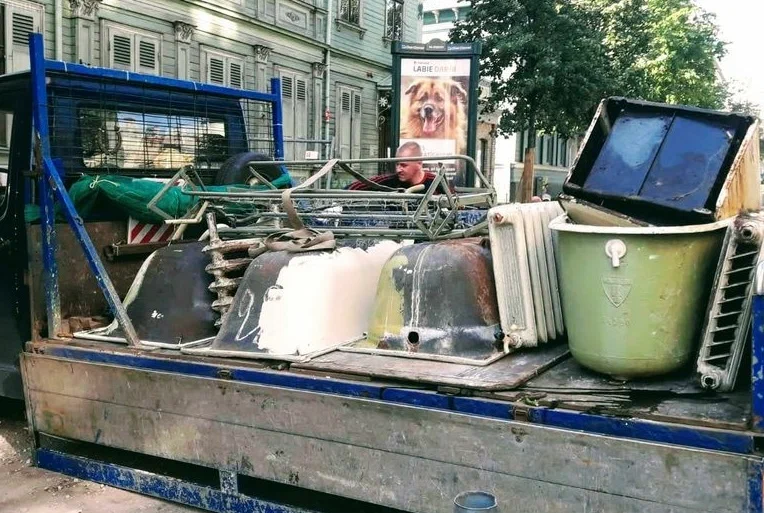 Вывоз старой сантехники в Кемерово от ПроМусор: быстро, недорого от 572 руб., утилизация и грузчики