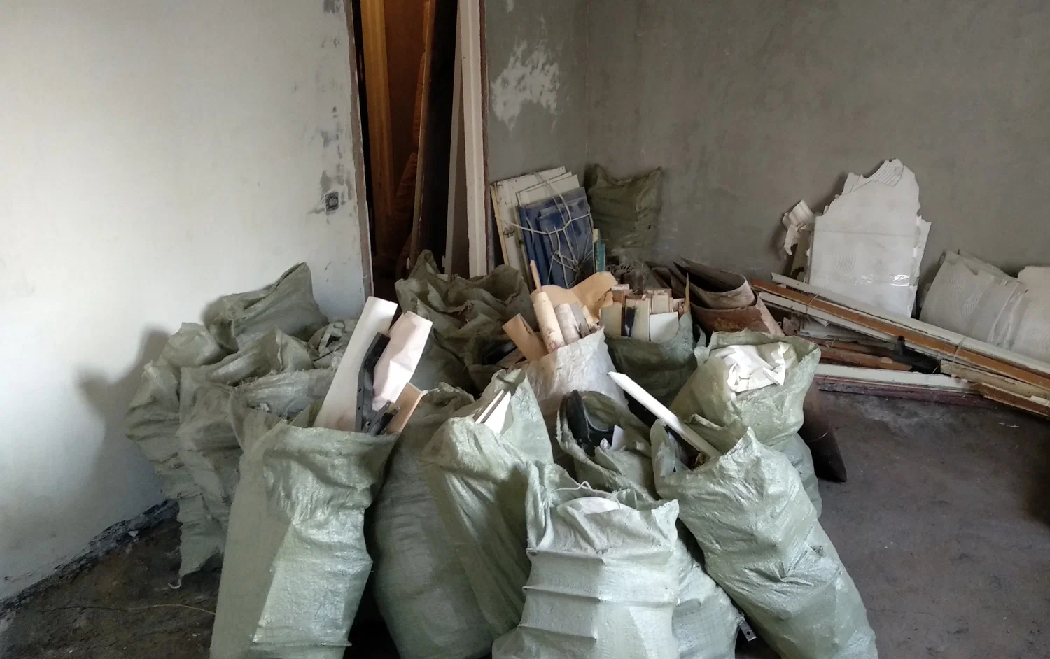 Уборка строительного мусора с вывозом и утилизацией в Кемерово в октябре