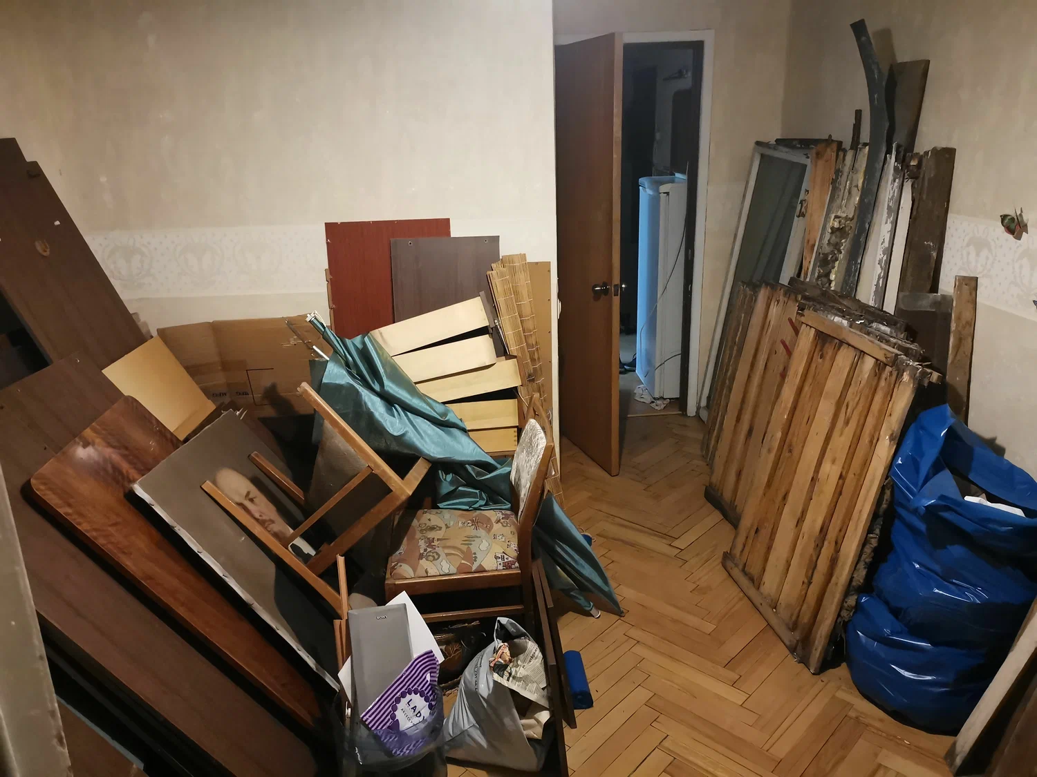 Демонтаж мебели с вывозом и утилизацией в Кемерово в октябре